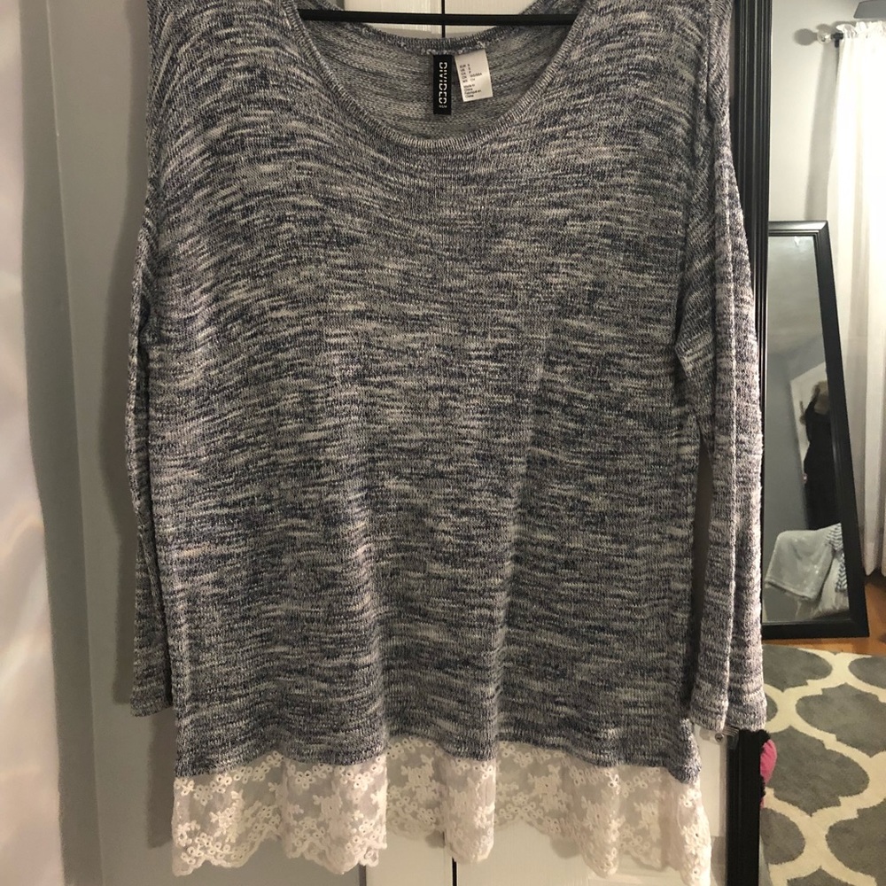 H&M grey shirt with cream colored ruffle